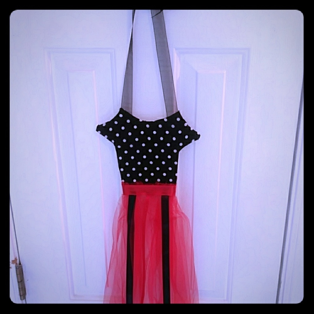 Hanging hair bow organizer